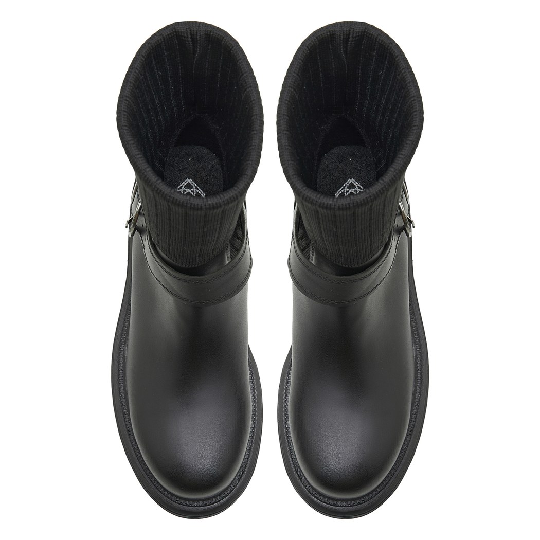 Este Siyah Kadın Bot