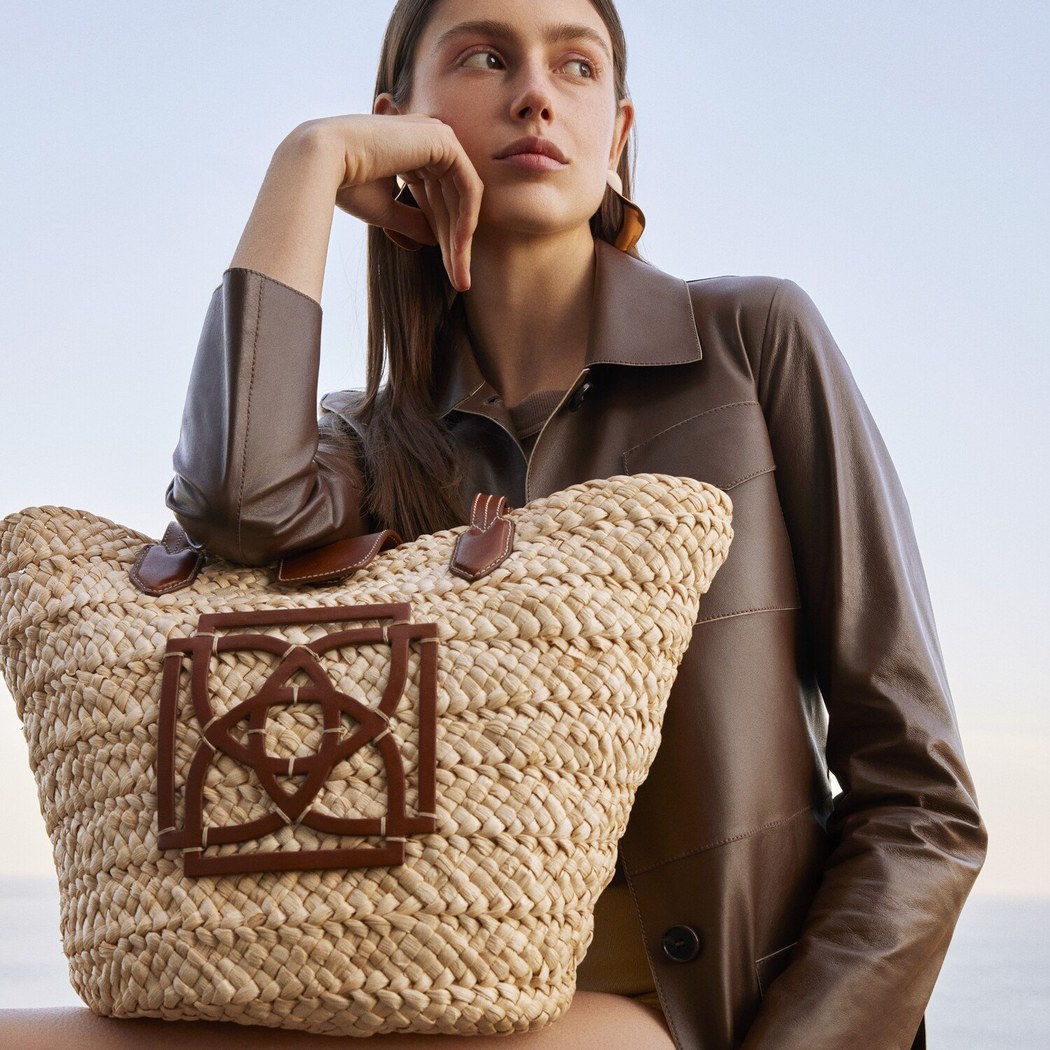 Fanny Bej Kadın Logolu Hasır Omuz Çantası