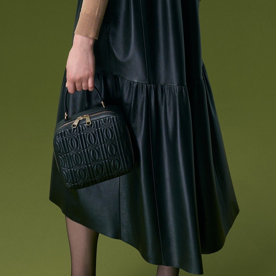 Florence Siyah Kadın Monogram Kapitone Deri Omuz Çantası