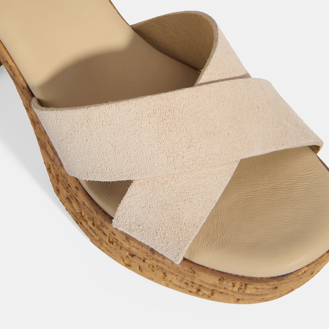 Kadın Bej Ayarlanabilir Tokalı Topuklu Süet Sandalet    