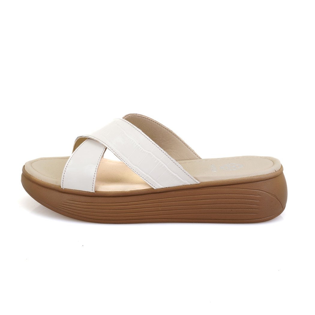 Kadın Bej Dolgu Topuklu Deri Terlik