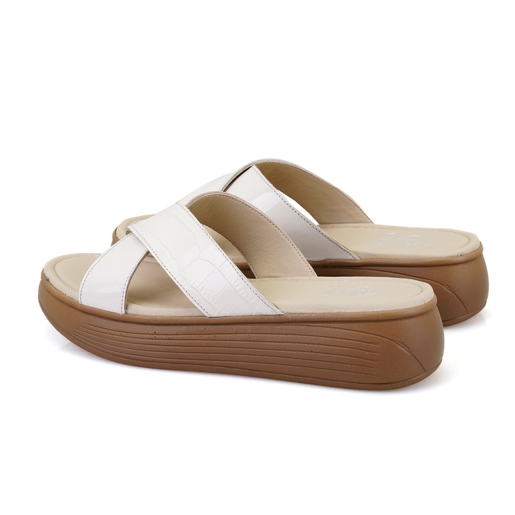 Kadın Bej Dolgu Topuklu Deri Terlik