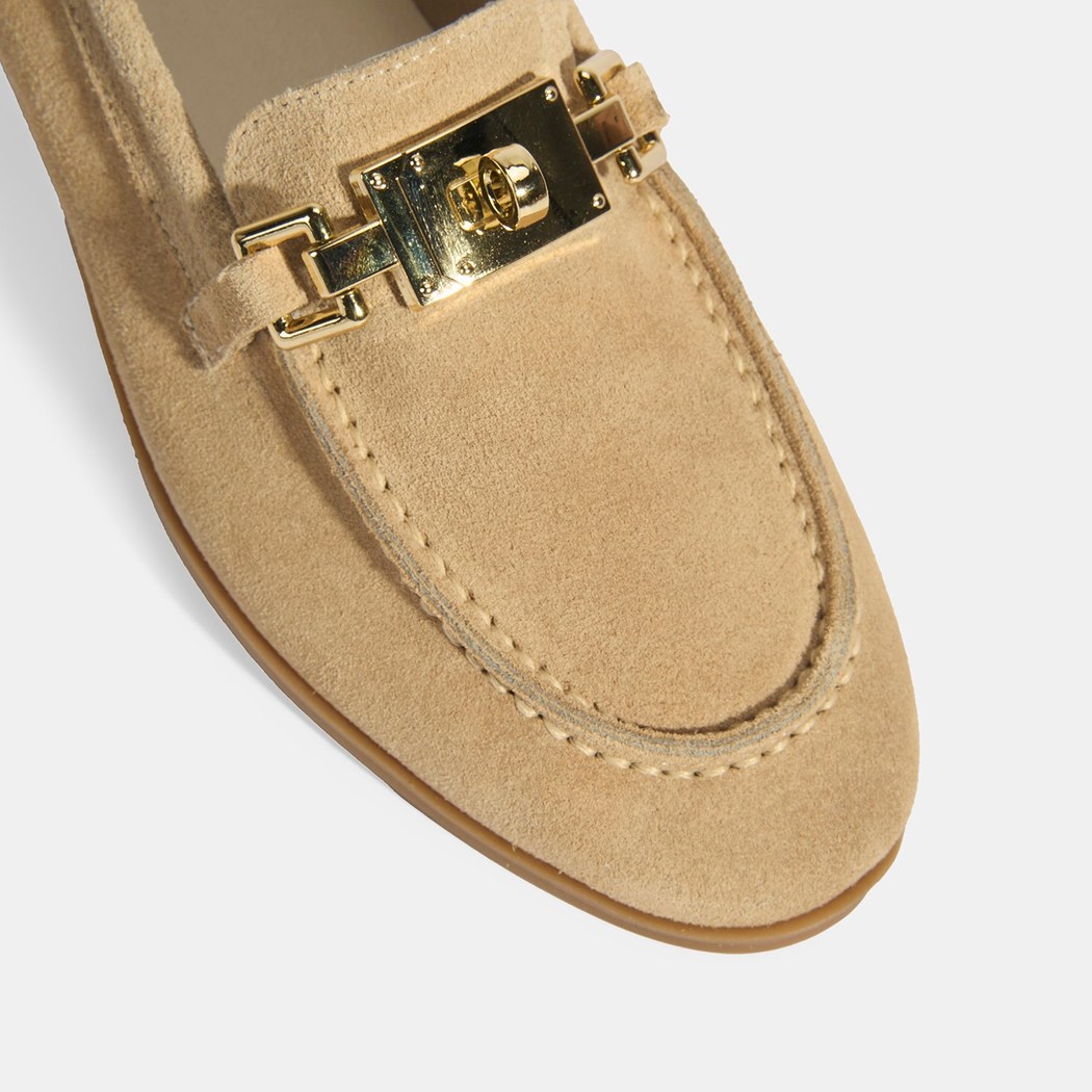 Kadın Bej Kilit Aksesuarlı Slip-On Süet Loafer