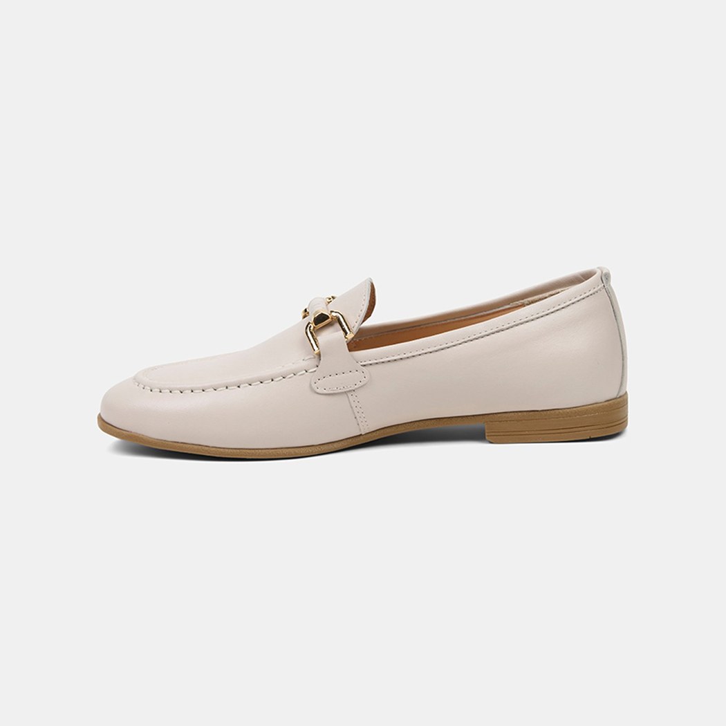 Kadın Bej Metal Gold Toka Aksesuarlı Deri Loafer