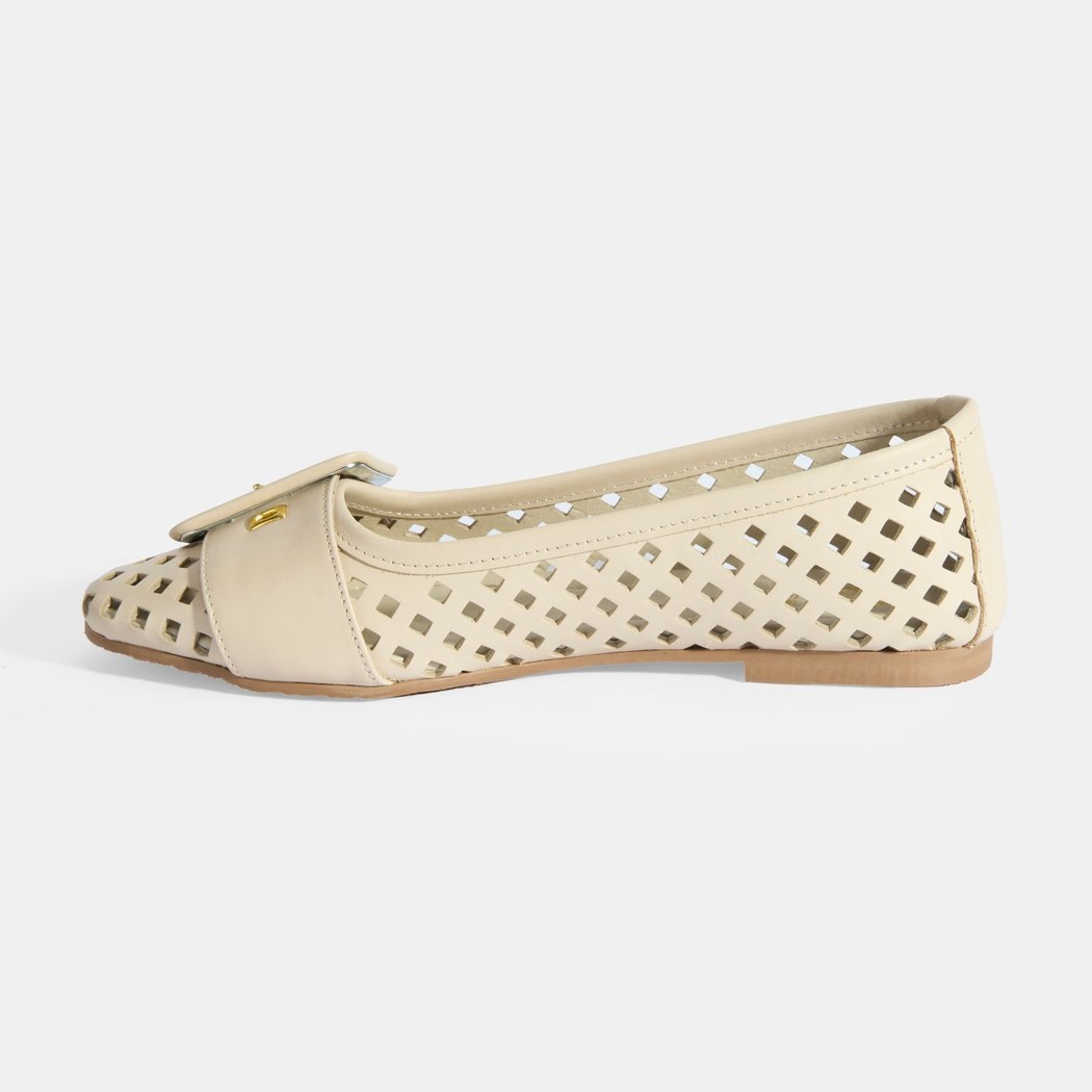 Kadın Bej Toka Aksesuarlı Perforeli Deri Babet