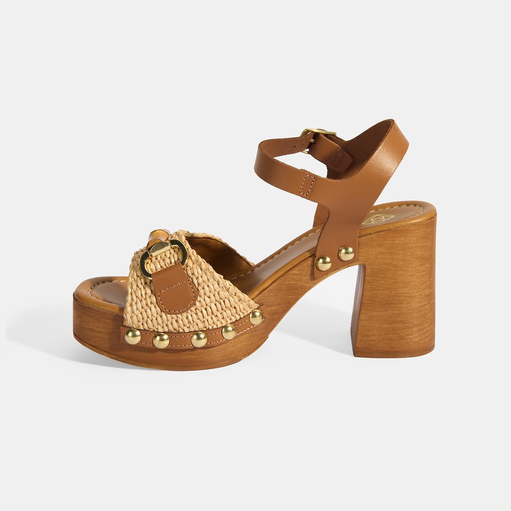 Kadın Bej Tokalı Aksesuarlı Detaylı Topuklu Sandalet