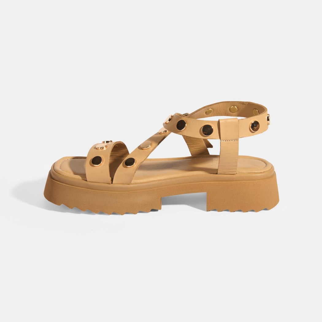 Kadın Bej Zımba Detaylı Deri Sandalet