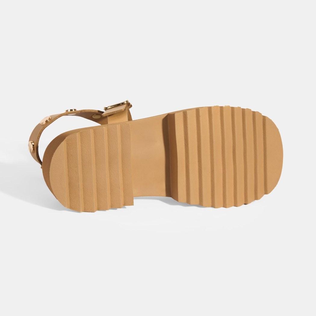 Kadın Bej Zımba Detaylı Deri Sandalet