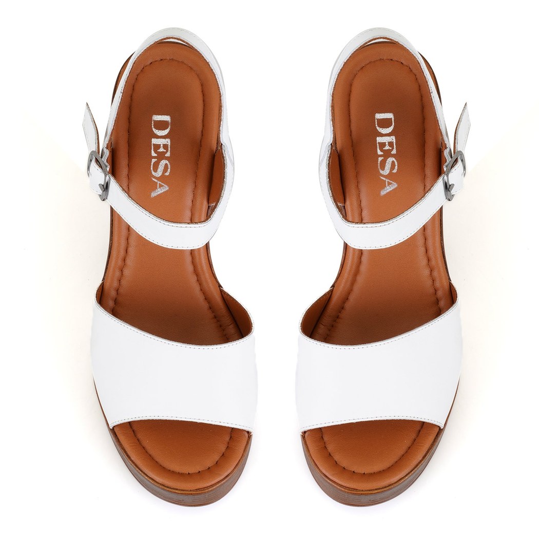 Kadın Beyaz Ayarlanabilir Tokalı Topuklu Deri Sandalet