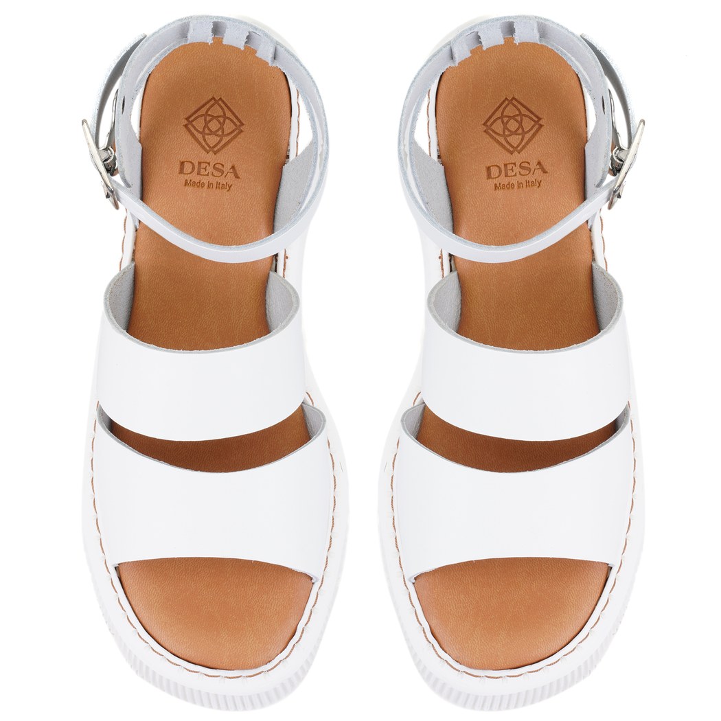 Kadın Beyaz Dolgu Tabanlı Deri Sandalet