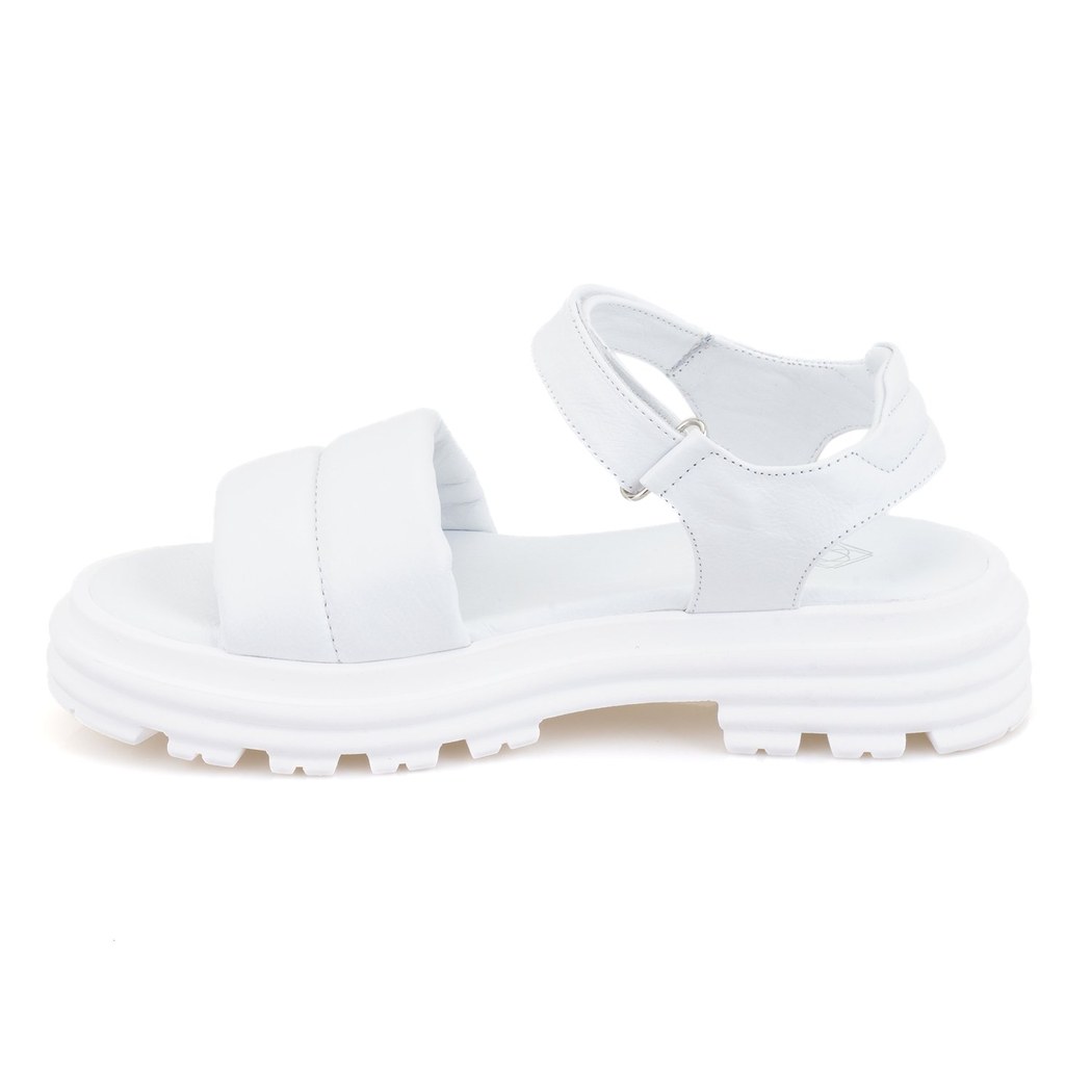 Kadın Beyaz Dolgu Tabanlı Deri Sandalet