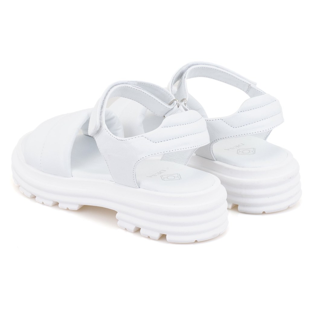 Kadın Beyaz Dolgu Tabanlı Deri Sandalet