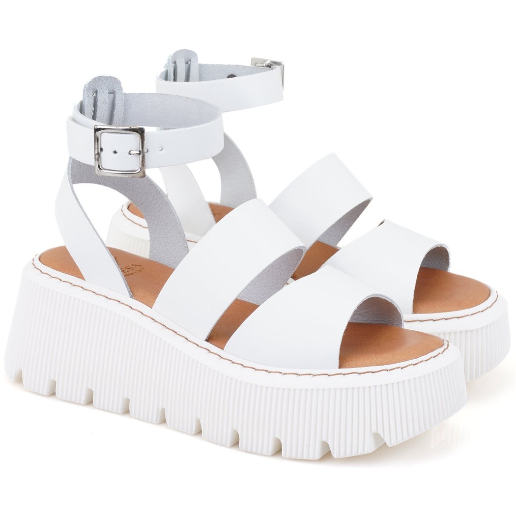 Kadın Beyaz Dolgu Tabanlı Deri Sandalet