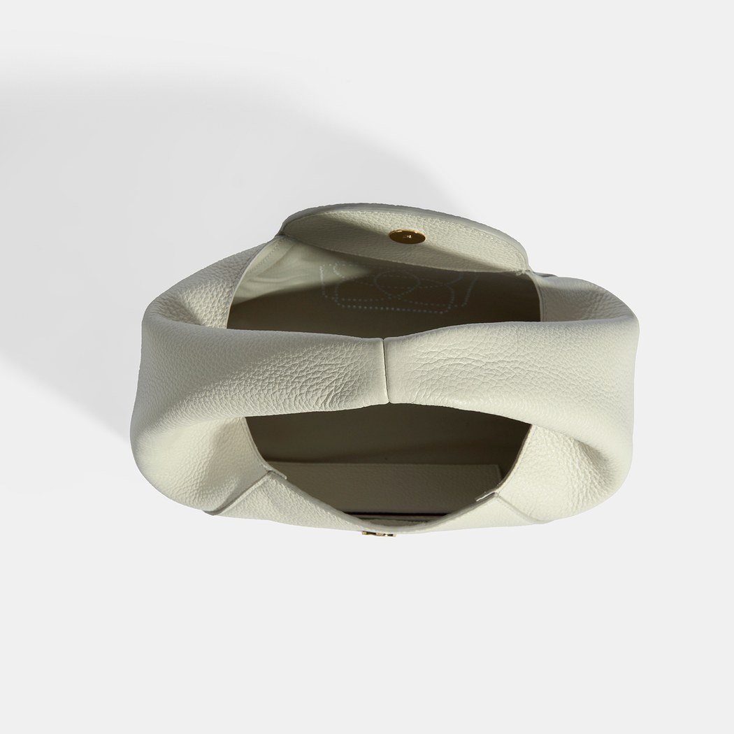 Kadın Beyaz Logo Baskılı Deri El Çantası