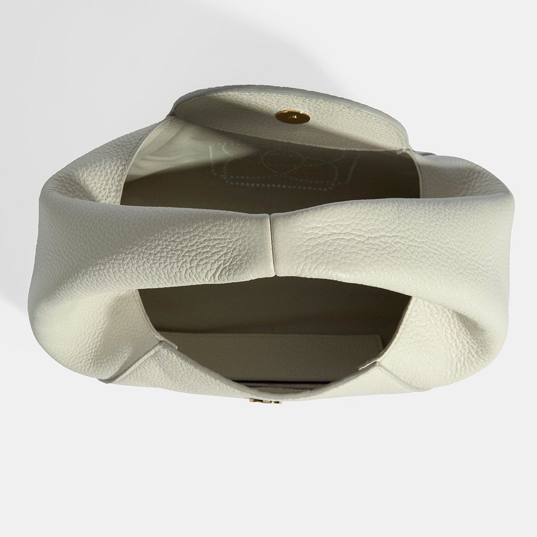 Kadın Beyaz Logo Baskılı Deri Omuz Çantası