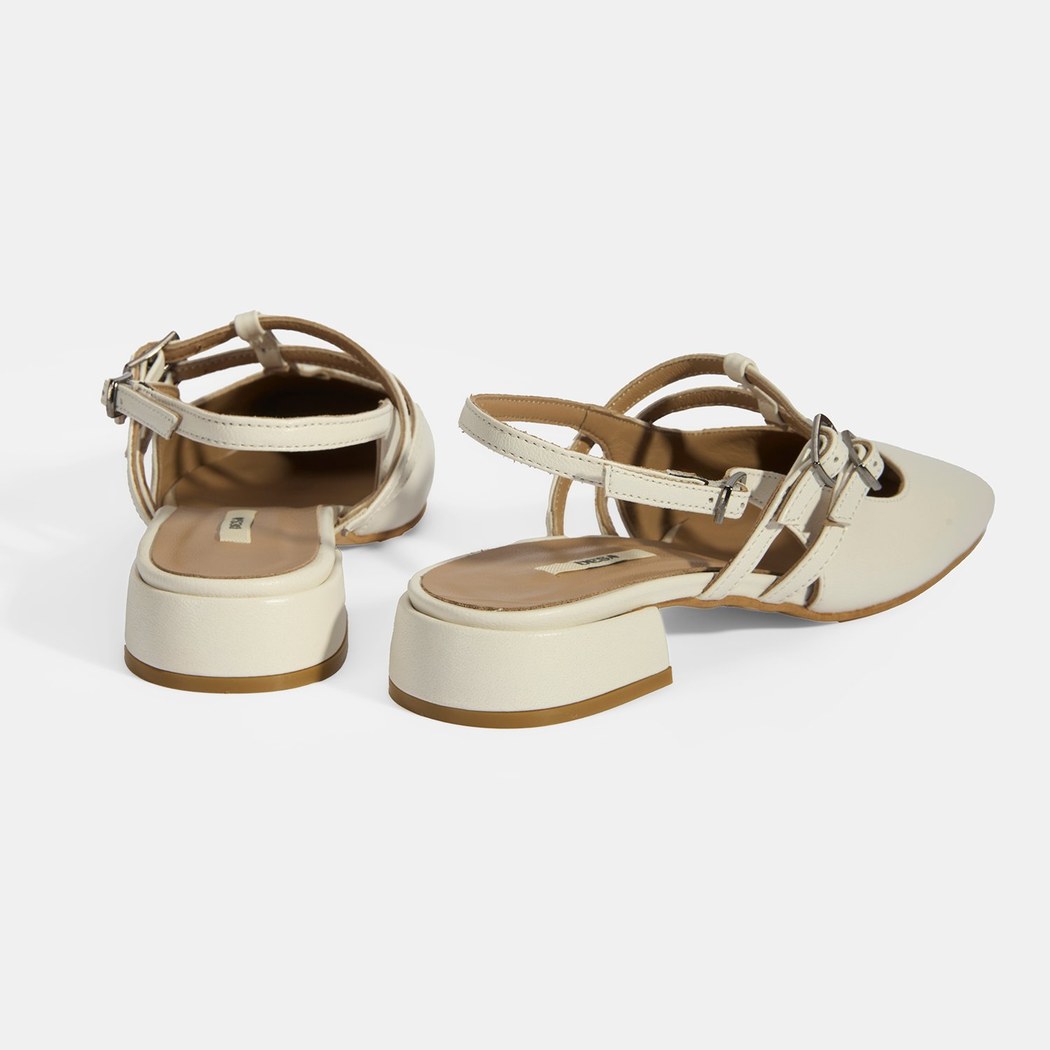 Kadın Beyaz Tokalı Deri Günlük Ayakkabı