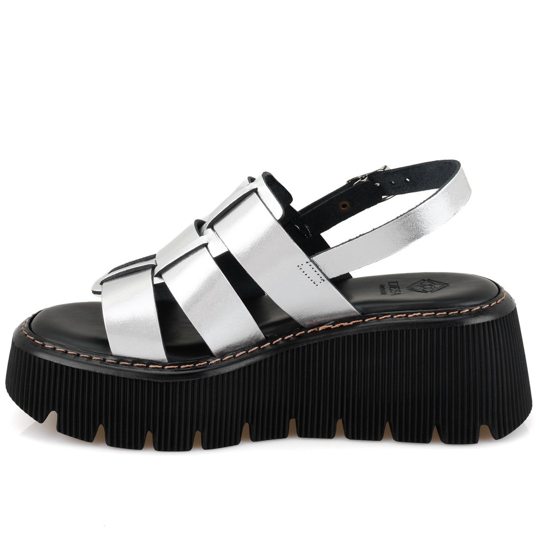 Kadın Gri Dolgu Tabanlı Deri Sandalet