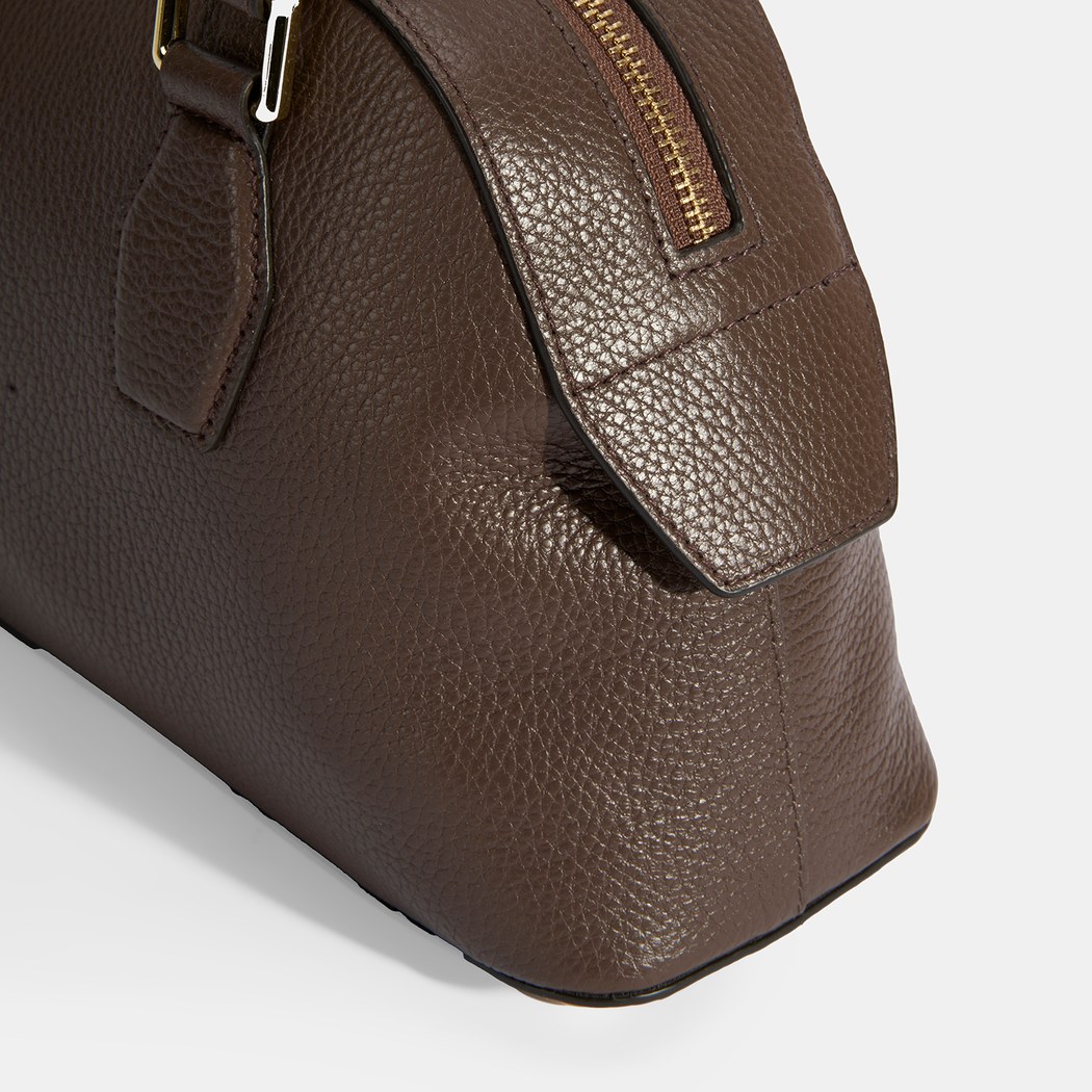 Kadın Kahve Deri Çanta Aksesuarlı Büyük Omuz Çantası