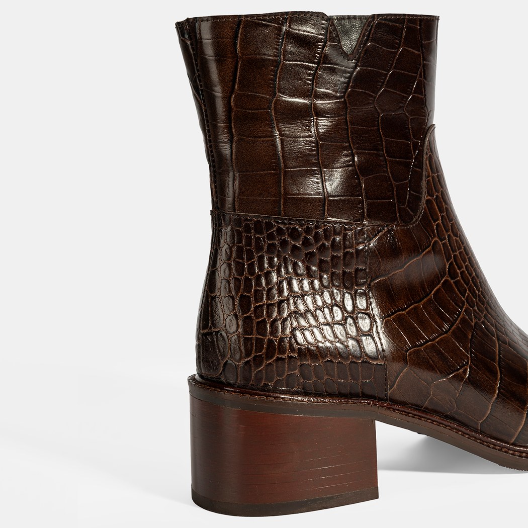 Kadın Kahve Kroko Baskılı Fermuarlı Deri Topuklu Bot
