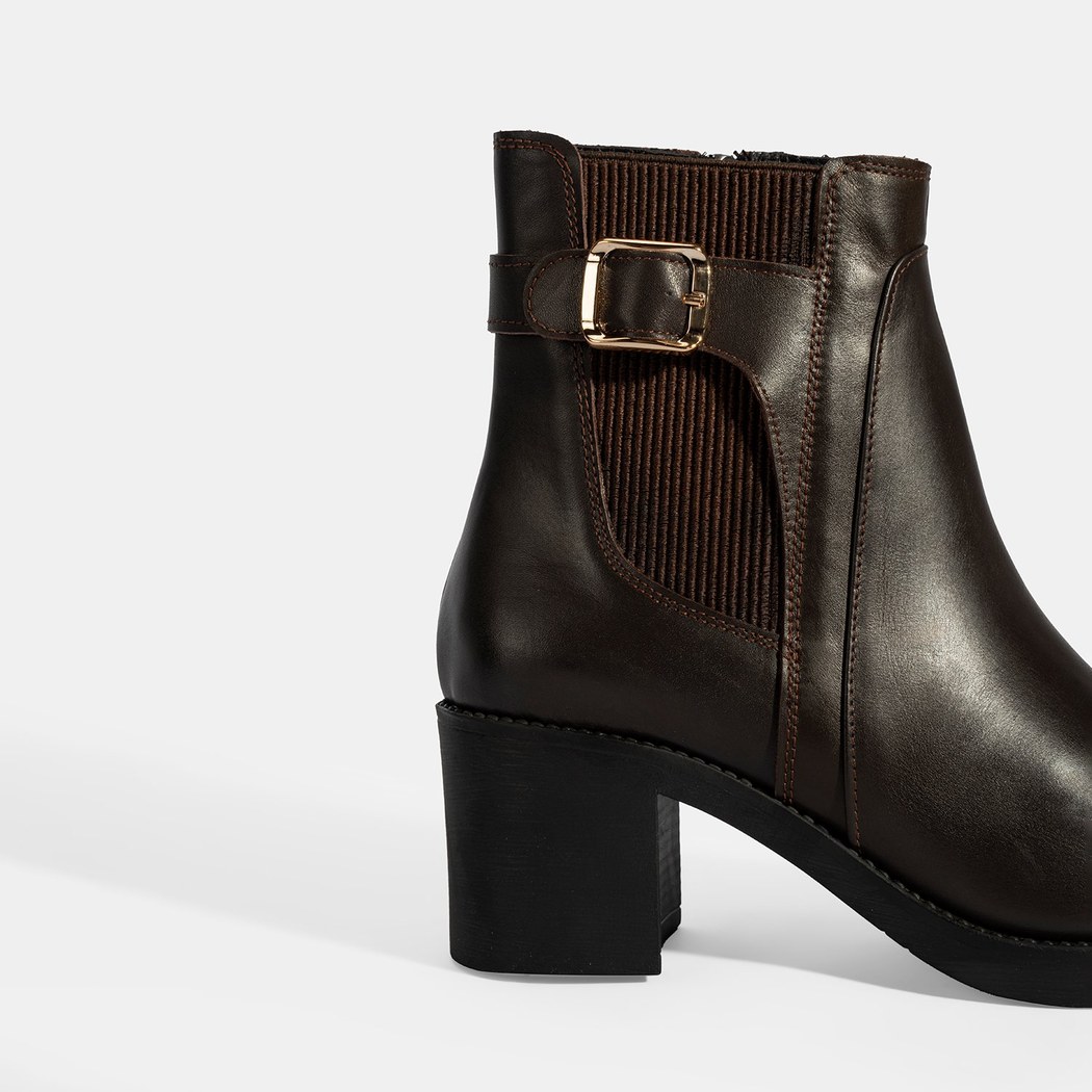 Kadın Kahve Metal Toka Detaylı Topuklu Deri Bot