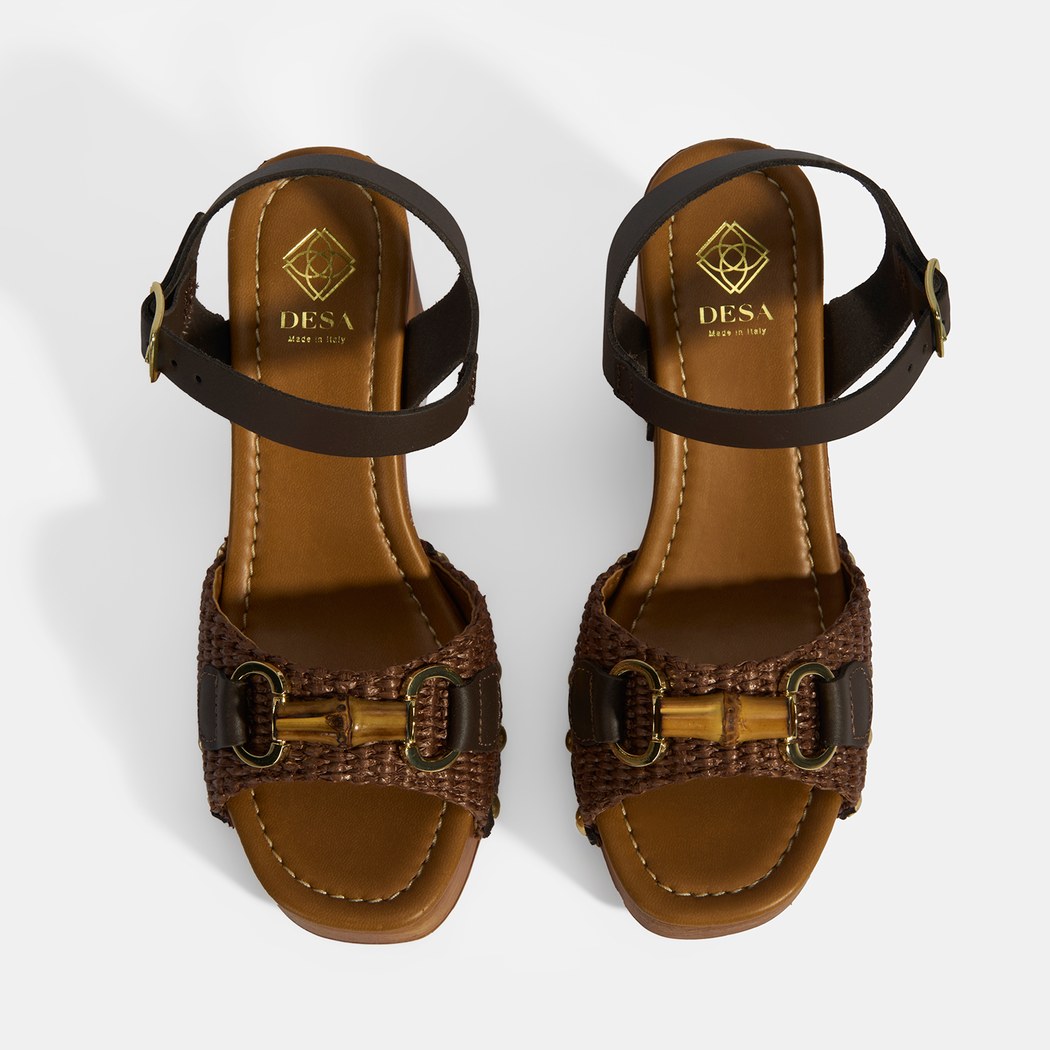 Kadın Kahve Tokalı Aksesuarlı Detaylı Topuklu Sandalet