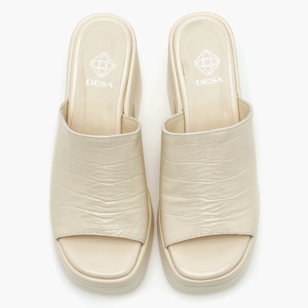 Kadın Krem Rugan Deri Terlik