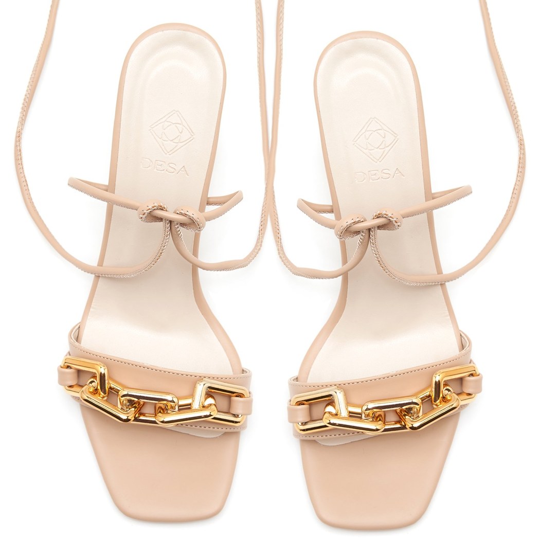 Kadın Krem Zincir Detaylı Sandalet