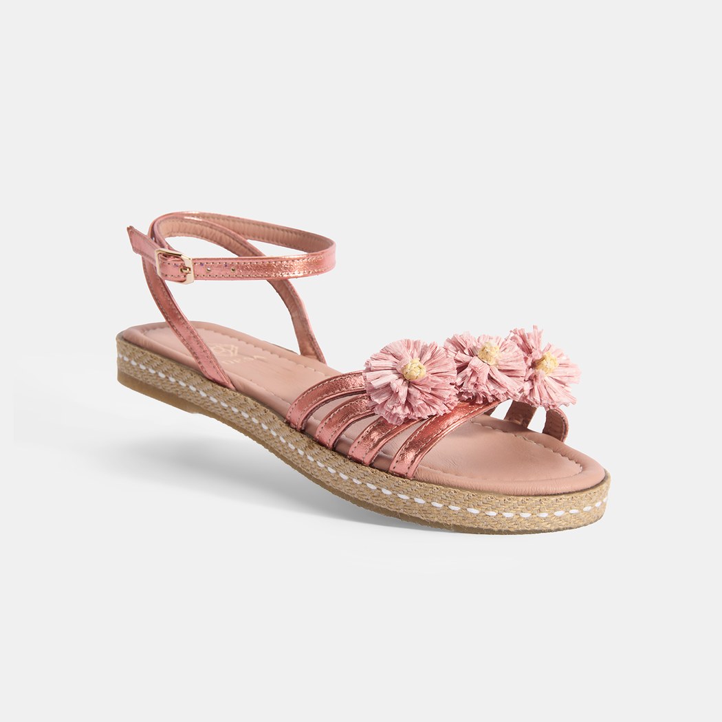 Kadın Pembe Ayarlanabilir Tokalı Çiçek Detaylı Metalik Deri Sandalet