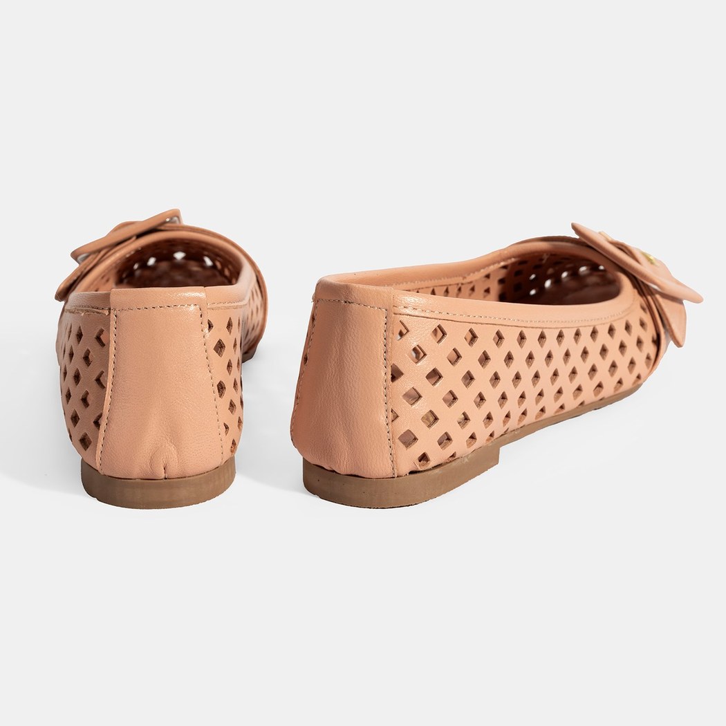 Kadın Pembe Toka Aksesuarlı Perforeli Deri Babet