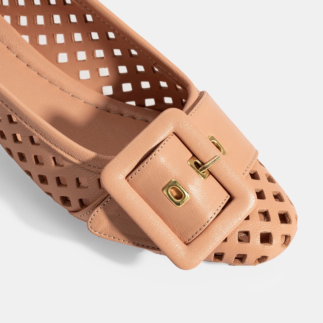 Kadın Pembe Toka Aksesuarlı Perforeli Deri Babet