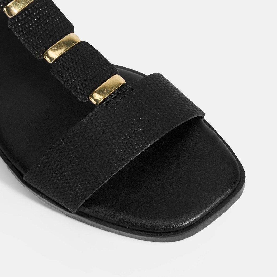 Kadın Siyah Ayarlanabilir Tokalı Deri Sandalet