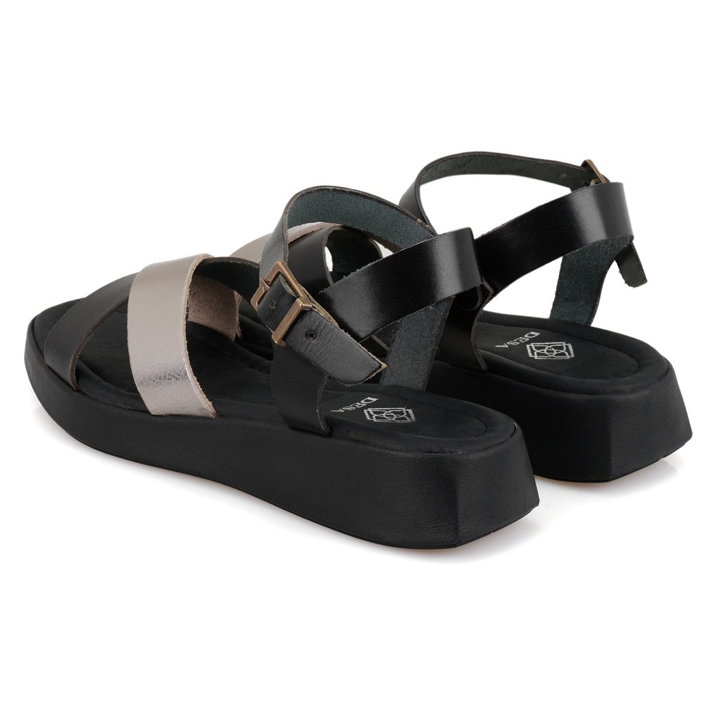 Kadın Siyah Ayarlanabilir Tokalı Deri Sandalet