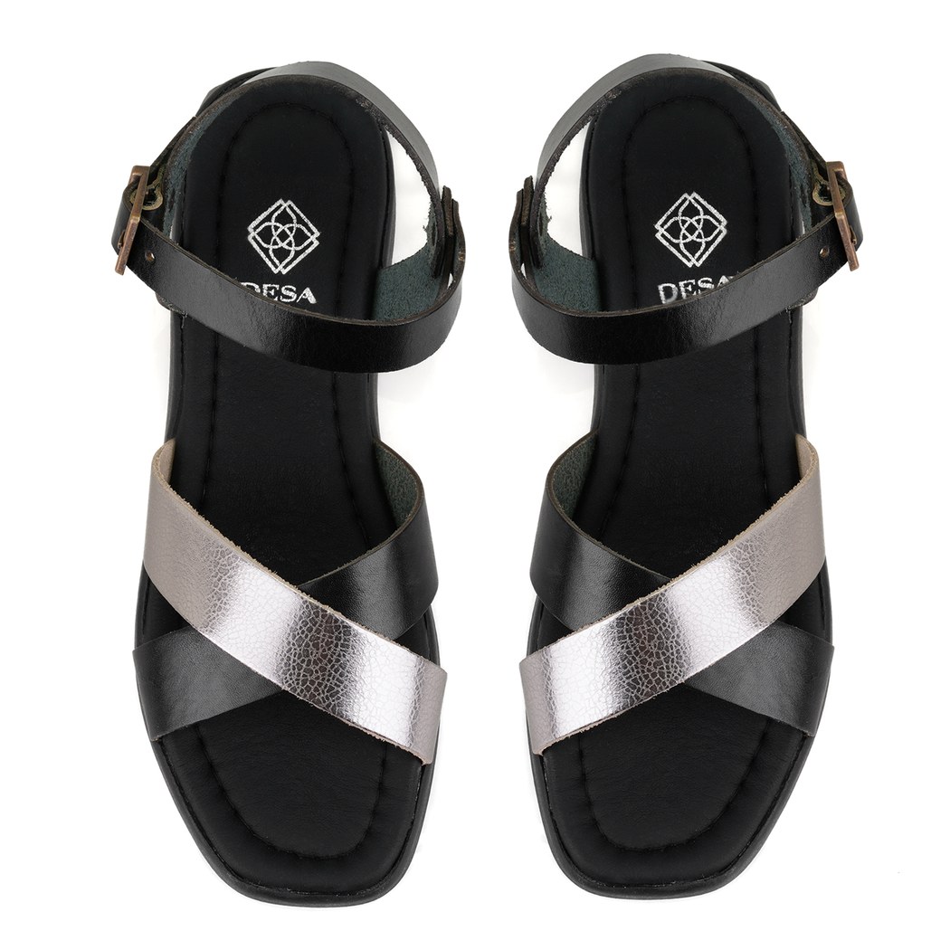 Kadın Siyah Ayarlanabilir Tokalı Deri Sandalet