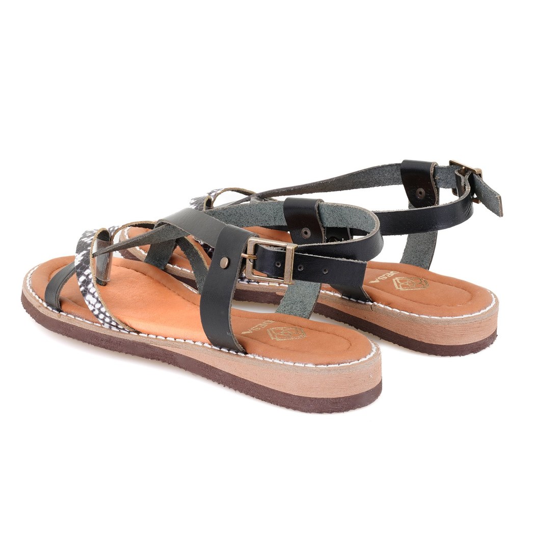 Kadın Siyah Ayarlanabilir Tokalı Deri Sandalet