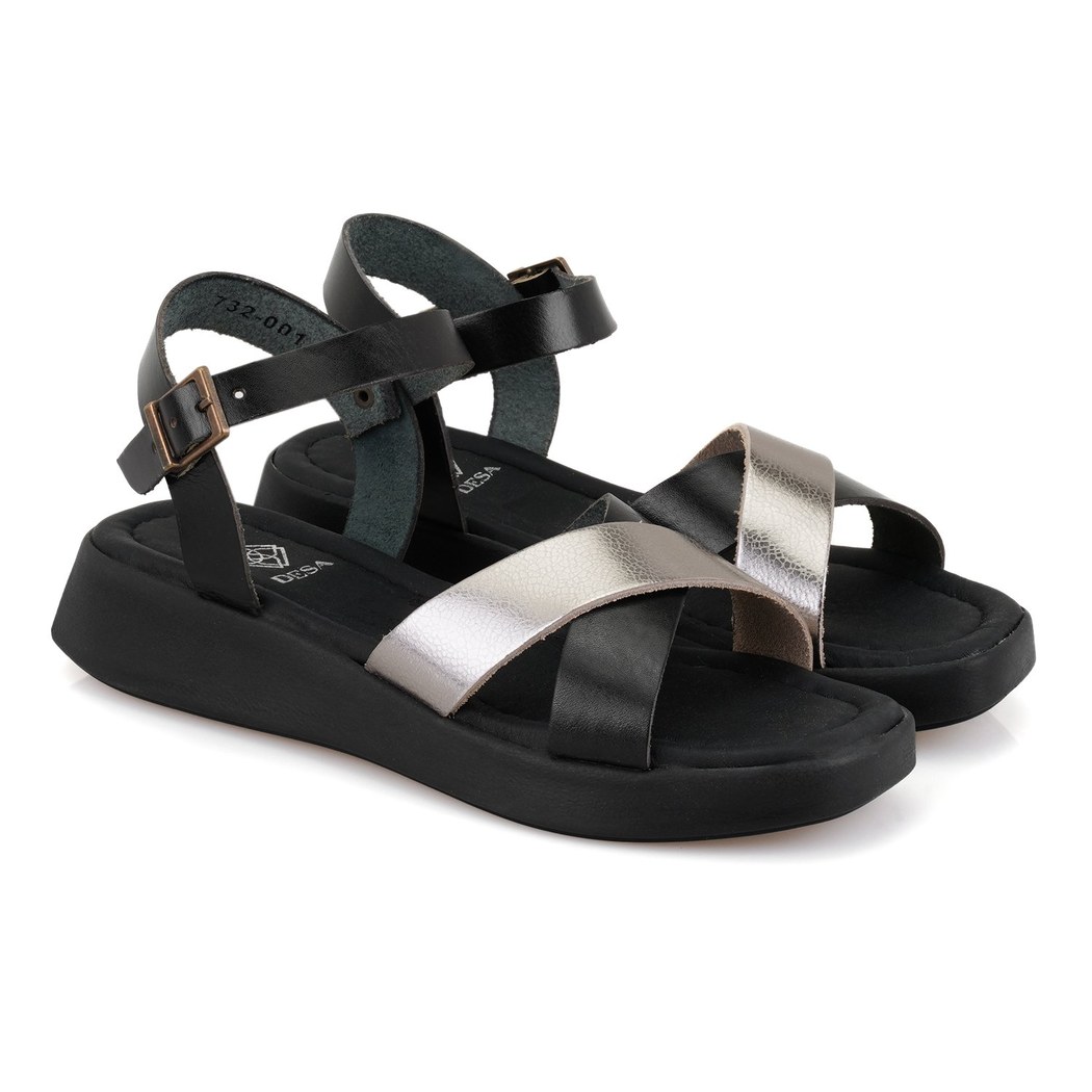 Kadın Siyah Ayarlanabilir Tokalı Deri Sandalet