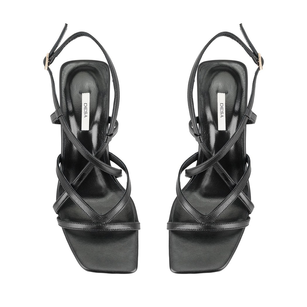 Kadın Siyah Ayarlanabilir Tokalı Deri Sandalet