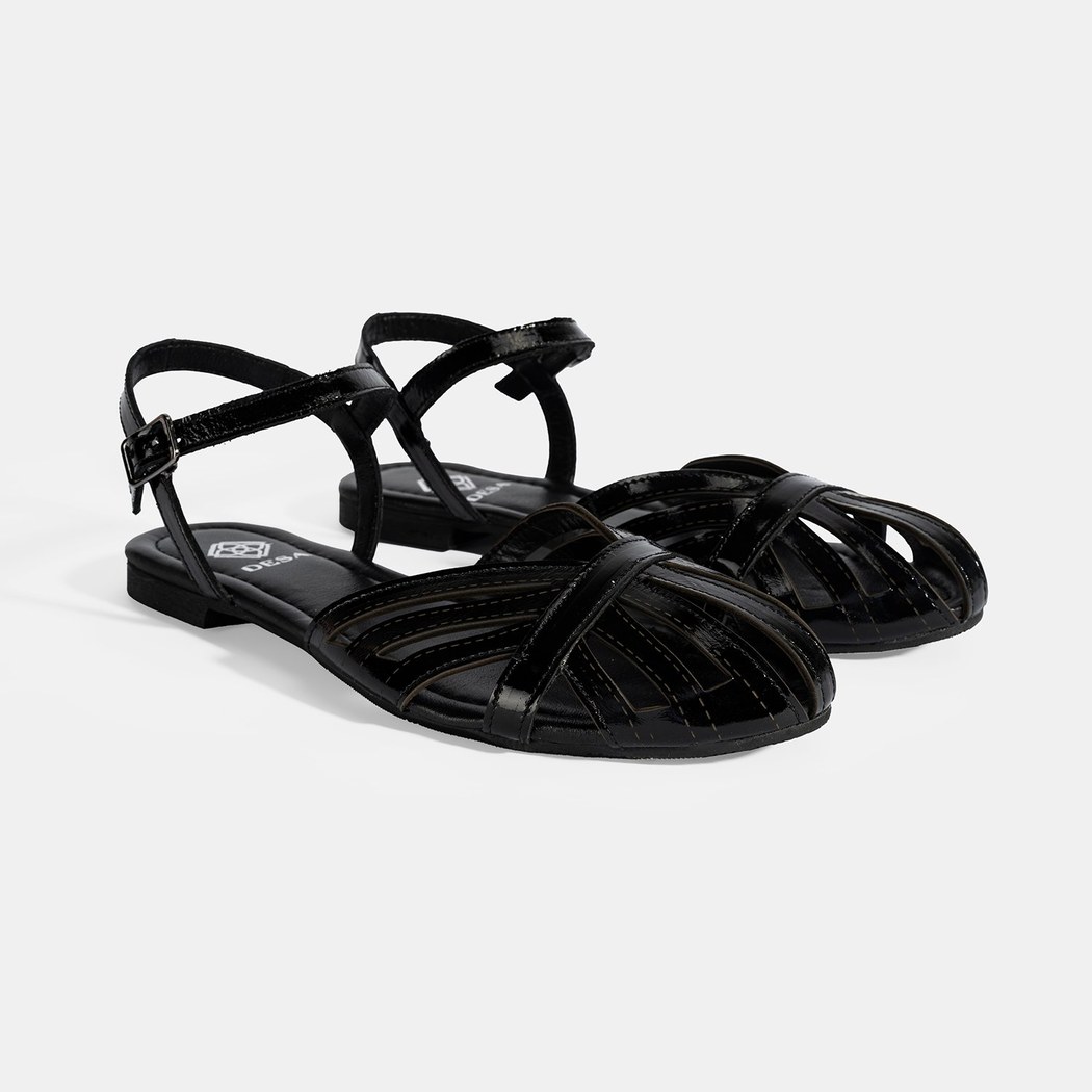 Kadın Siyah Ayarlanabilir Tokalı Rugan Sandalet