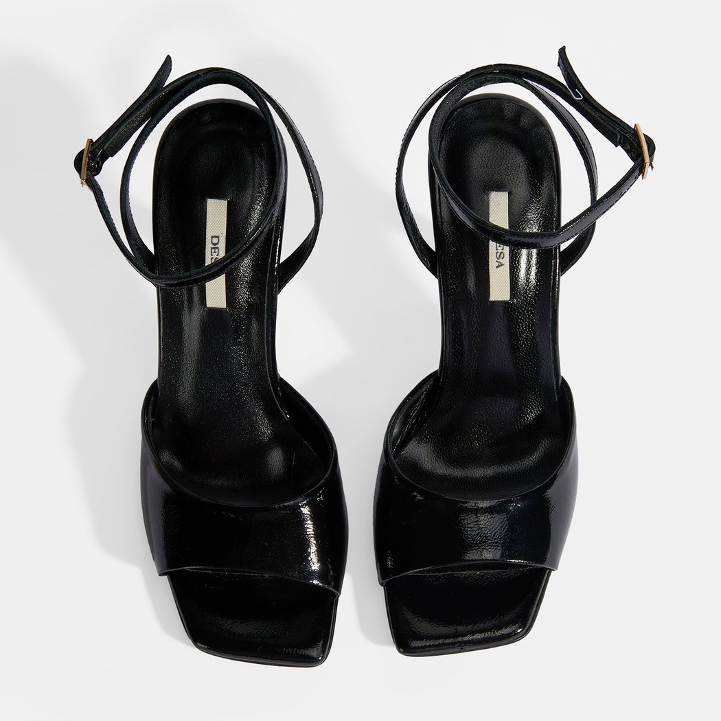 Kadın Siyah Ayarlanabilir Tokalı Rugan Topuklu Sandalet