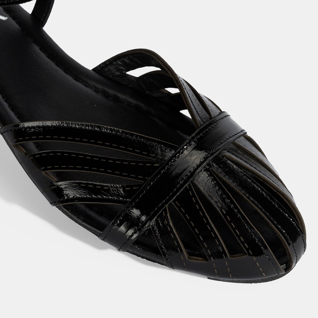 Kadın Siyah Ayarlanabilir Tokalı Rugan Sandalet