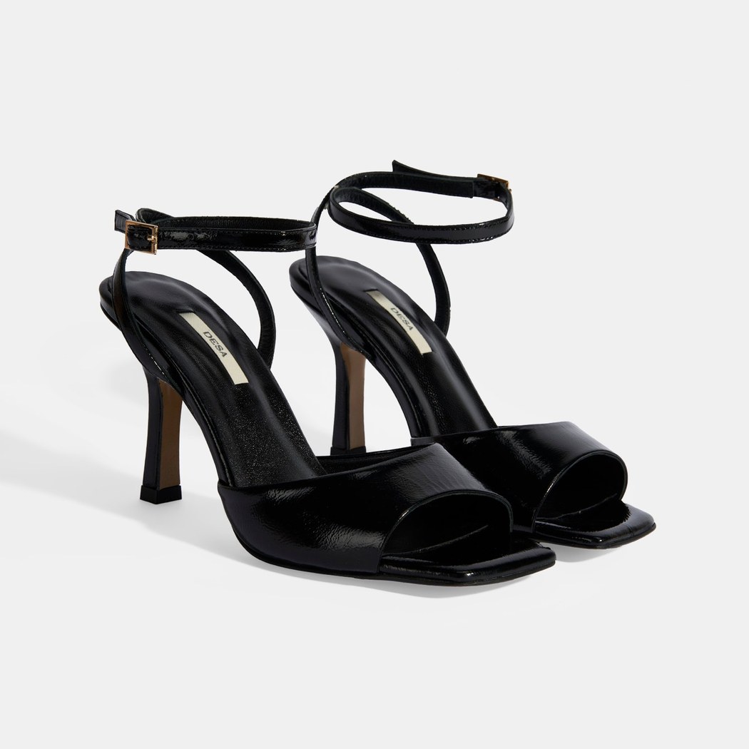 Kadın Siyah Ayarlanabilir Tokalı Rugan Topuklu Sandalet