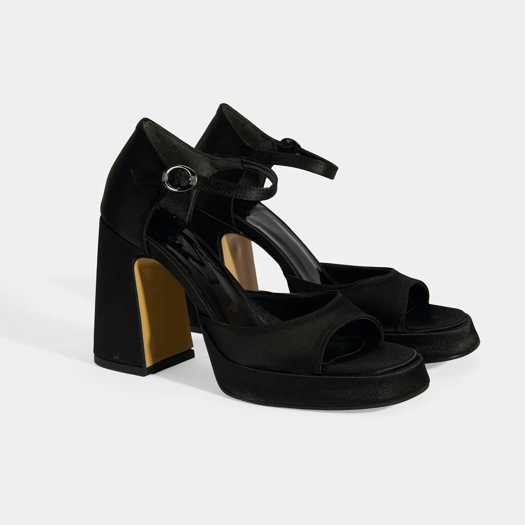 Kadın Siyah Ayarlanabilir Tokalı Saten Topuklu Abiye Sandalet