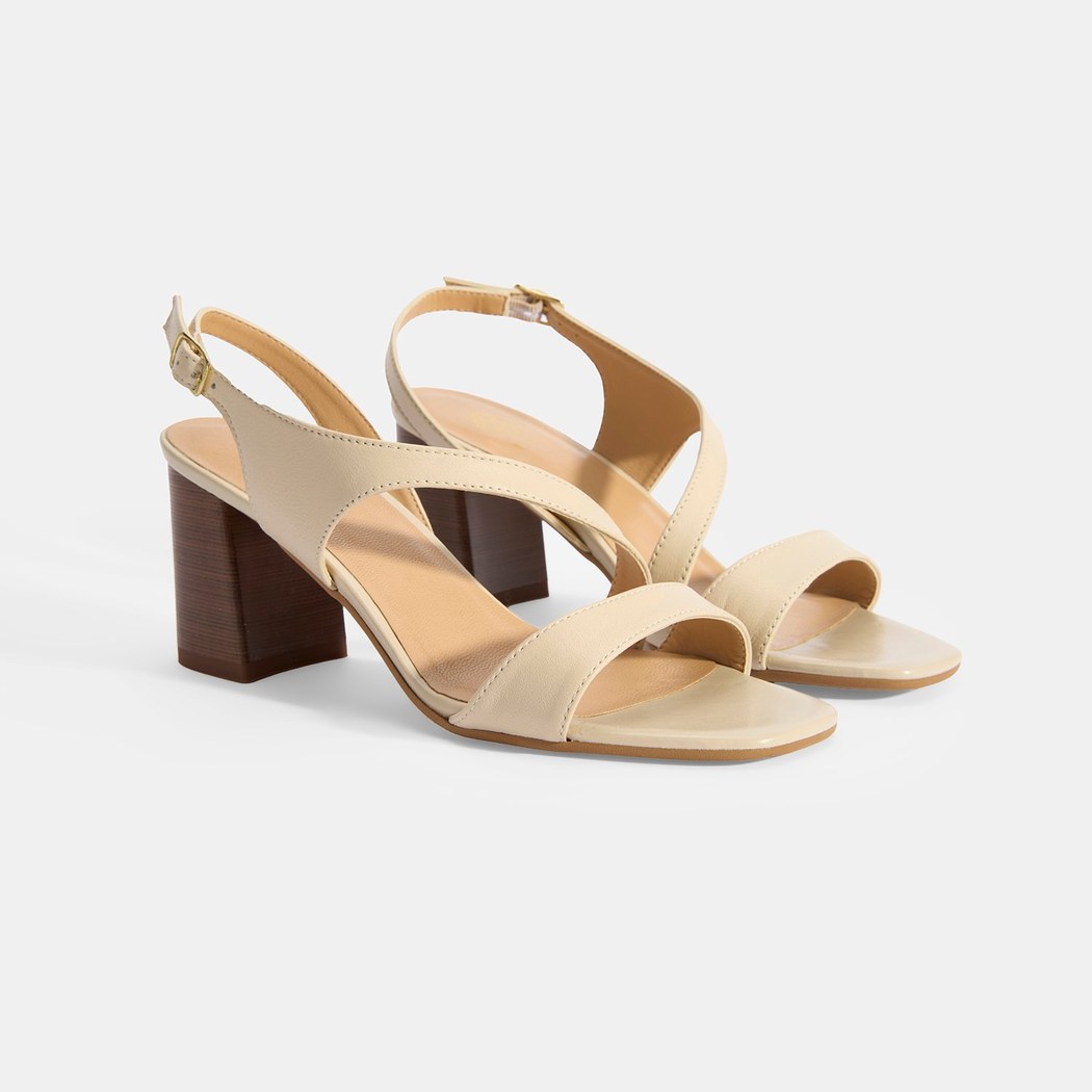 Kadın Siyah Ayarlanabilir Tokalı Topuklu Deri Sandalet