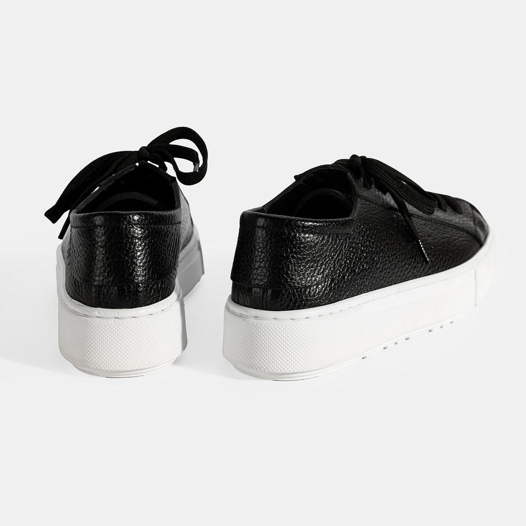 Kadın Siyah Bağcıklı Deri Günlük Ayakkabı