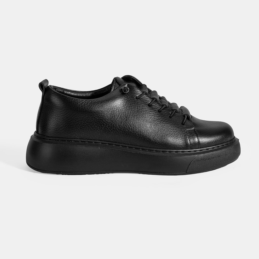 Kadın Siyah Bağcıklı Deri Spor Ayakkabı