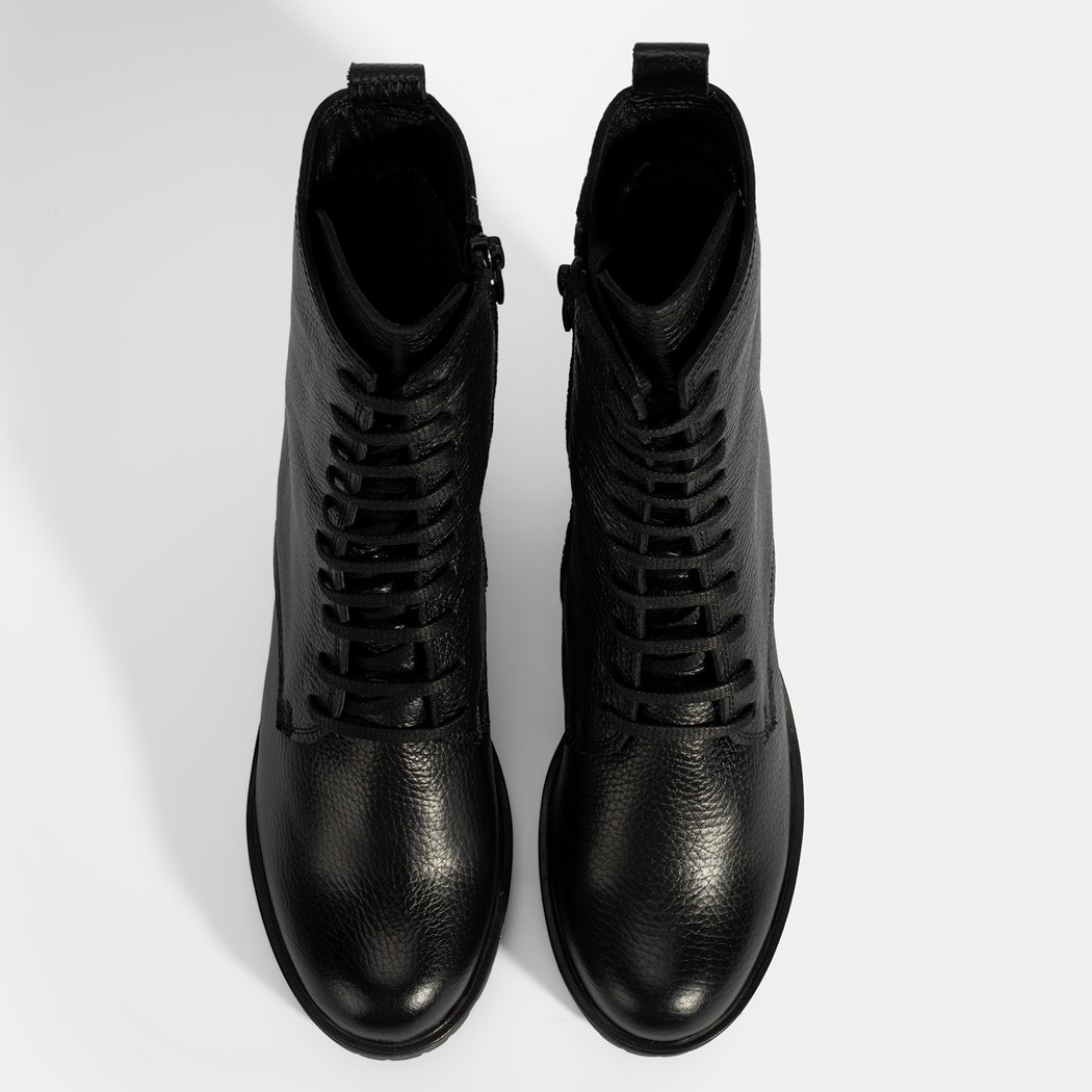 Kadın Siyah Bağcıklı Kalın Topuklu Deri Bot