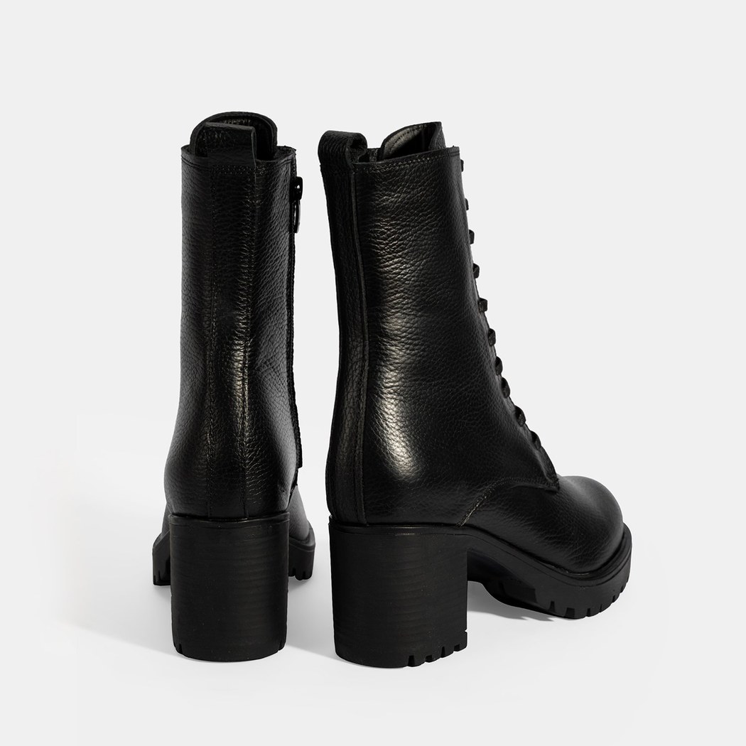 Kadın Siyah Bağcıklı Kalın Topuklu Deri Bot