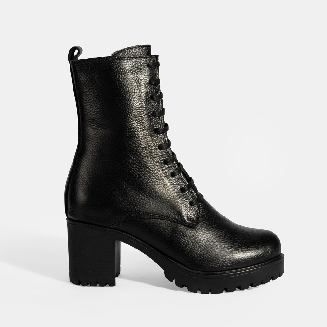 Kadın Siyah Bağcıklı Kalın Topuklu Deri Bot