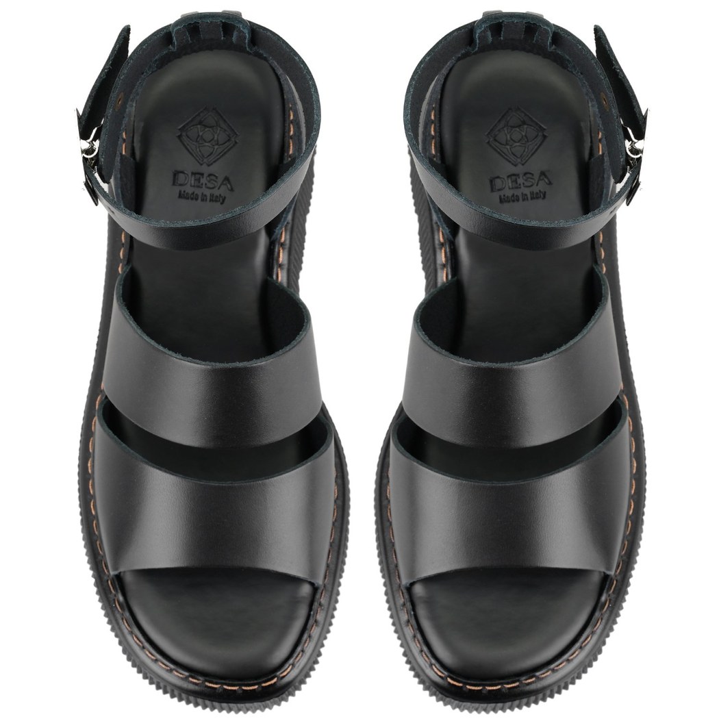 Kadın Siyah Dolgu Tabanlı Deri Sandalet