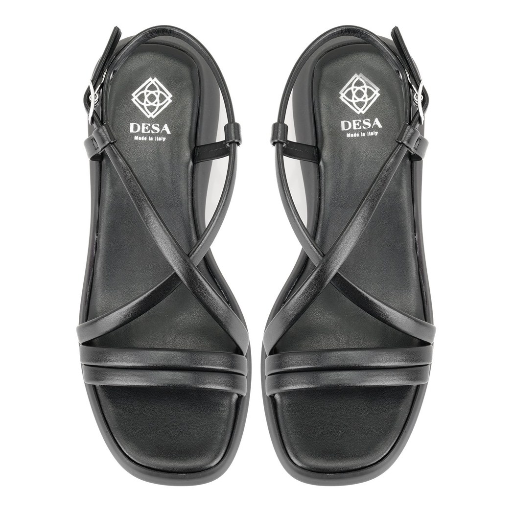 Kadın Siyah Dolgu Tabanlı Sandalet