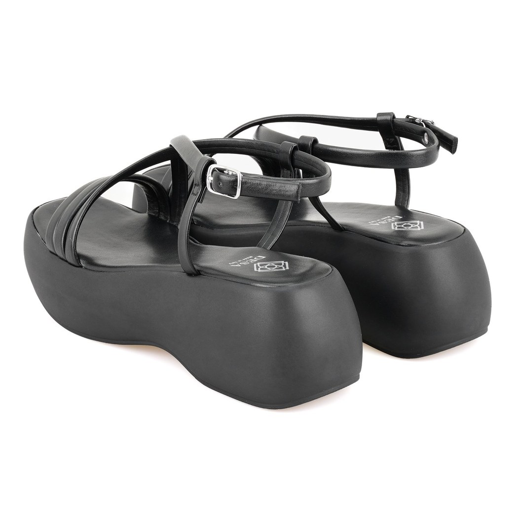 Kadın Siyah Dolgu Tabanlı Sandalet